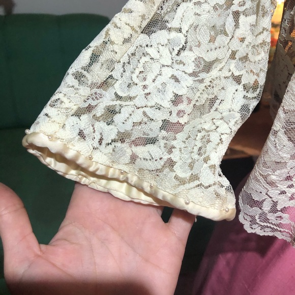 Vintage Lace Shrug - Picture 5 of 6